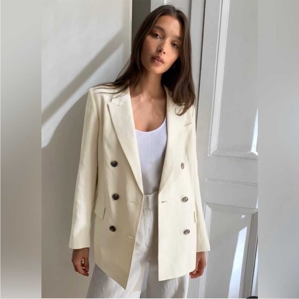 Aritzia Babaton Womenβs Samuel Linen Double Breasted Blazer Size 6 Minimalist